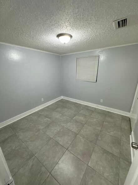 Building Photo - 1981 Hardee St