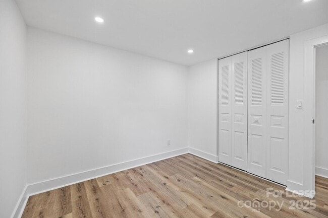 Building Photo - 7120 Clear Crossing Ln