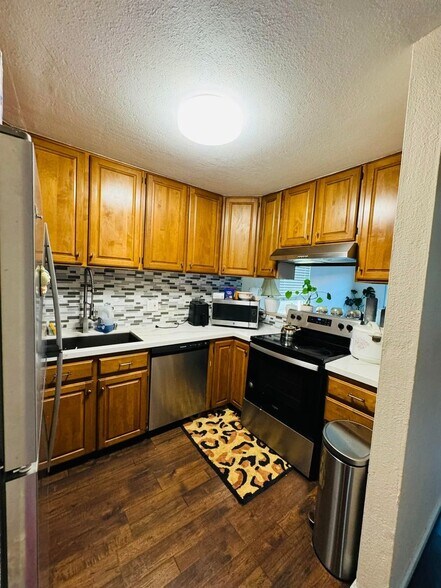 Building Photo - 116 Rainier Ln