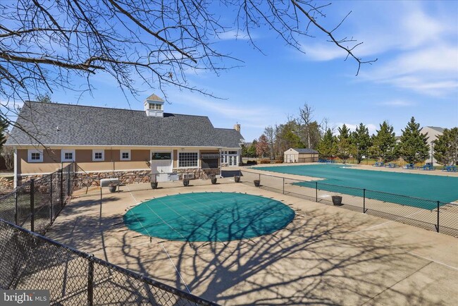 Building Photo - 8731 Farnham Way