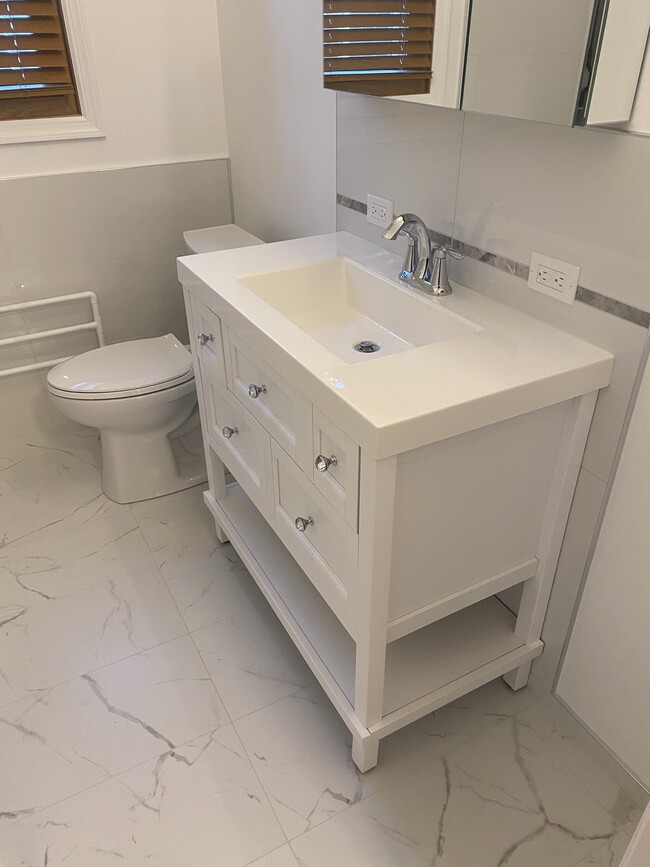 Building Photo - 61 Fulton St