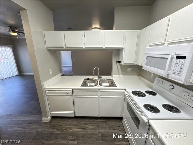 Building Photo - 2900 Sunridge Heights Pkwy