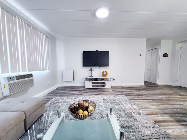 Interior Photo - Shorewood Apartments