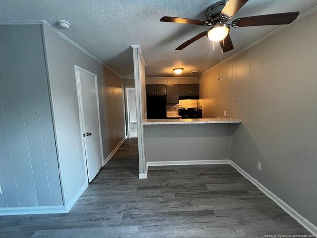 Building Photo - 5841 Century Oaks Dr