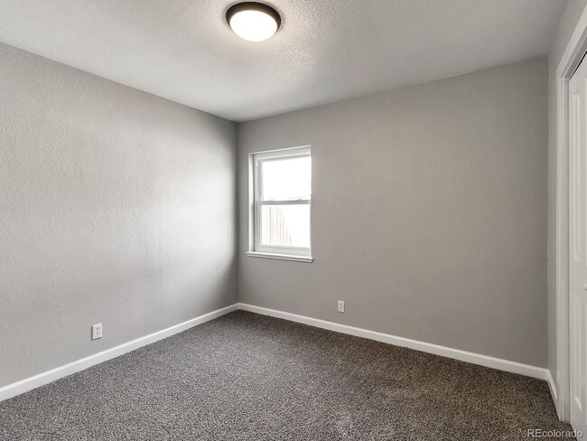 Building Photo - Fully renovated ranch style home near Ansc...