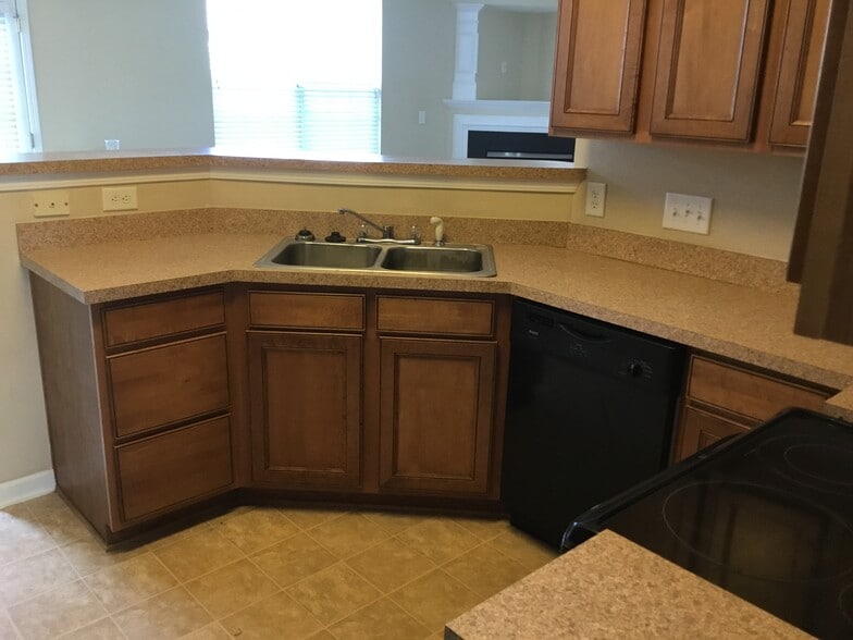 Building Photo - 802 Celtic Crossing Dr