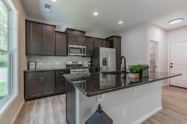 Building Photo - 9808 Blyth Dr