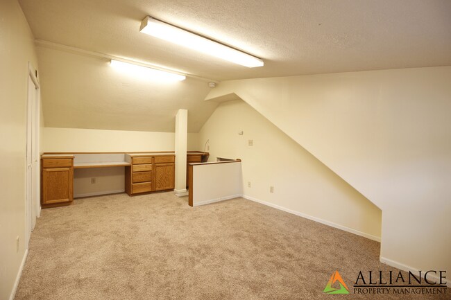 Building Photo - 321 Kearney St