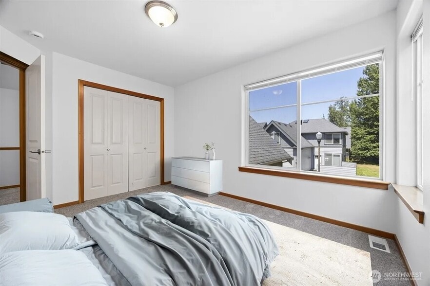 Building Photo - 6214 Malloy Ave