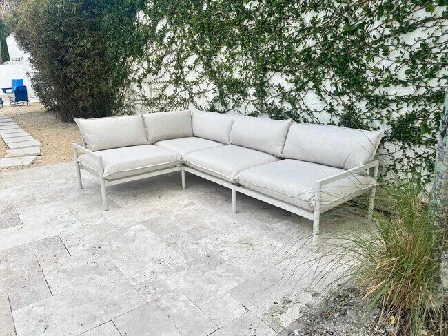 Building Photo - 103 W Sandpiper Cir