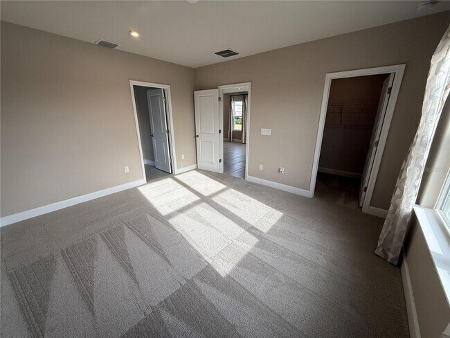 Building Photo - 10013 Daybreak Glen