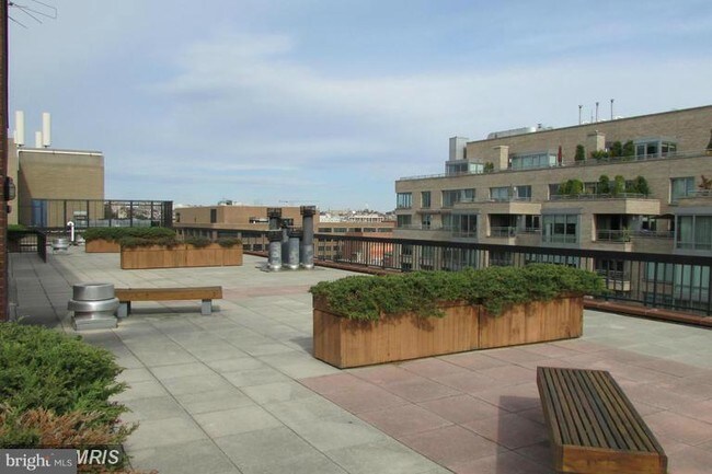 Building Photo - 1140 23rd St NW