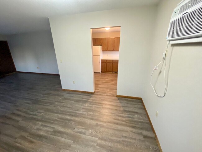 Building Photo - 1017 21st St SE