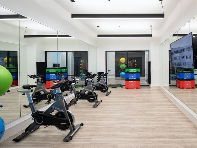 Building Photo - 4641 Montrose Blvd