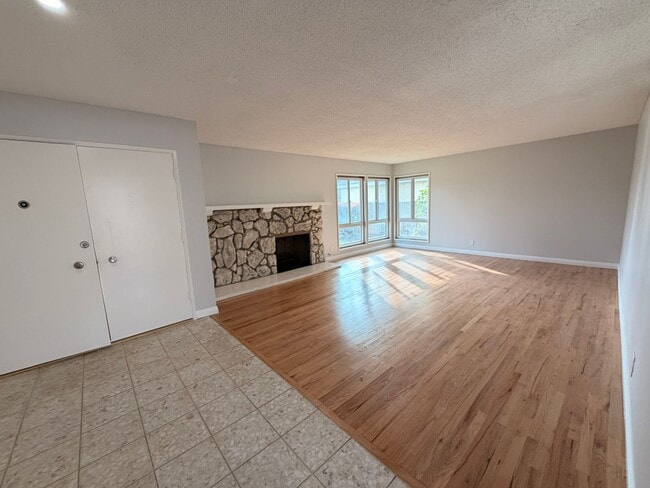 Building Photo - Beautifully Remodeled 4 Bedroom Cypress Ho...