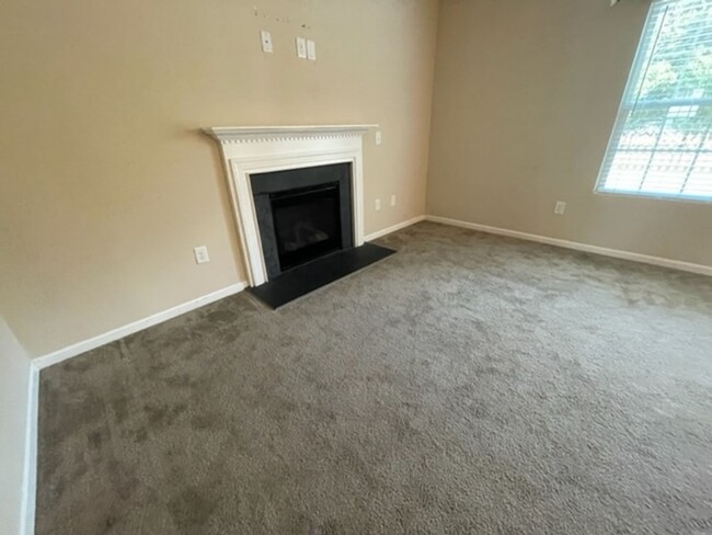Building Photo - 821 Bellingham Way