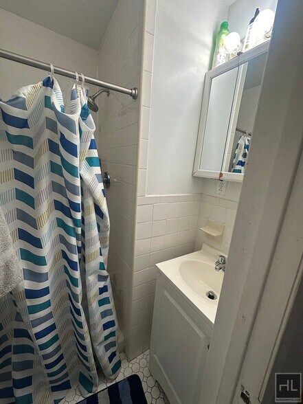 Building Photo - 35 STREET