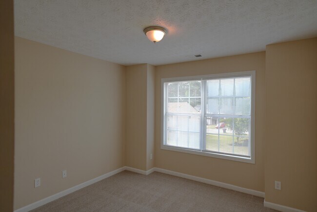 Building Photo - 138 Alton Cir