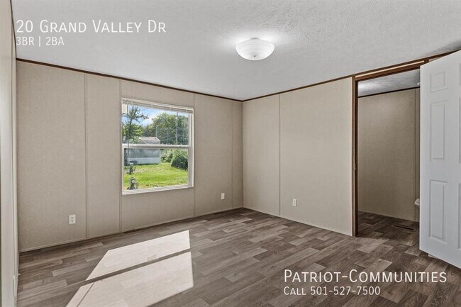 Building Photo - 20 Grand Valley Dr