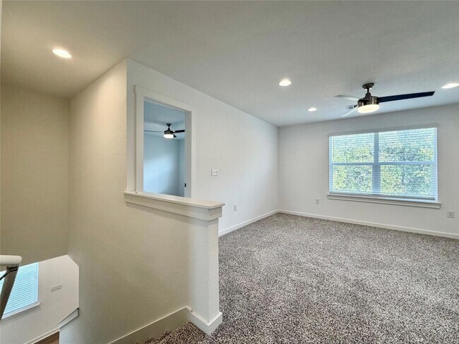 Building Photo - 1061 Winnsboro Lp