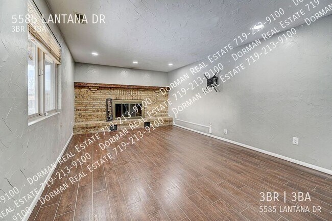 Building Photo - 5585 Lantana Dr