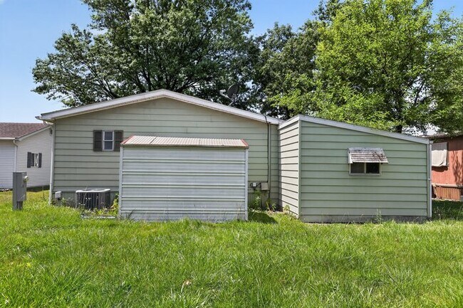 Building Photo - 2609 Joyce Dr