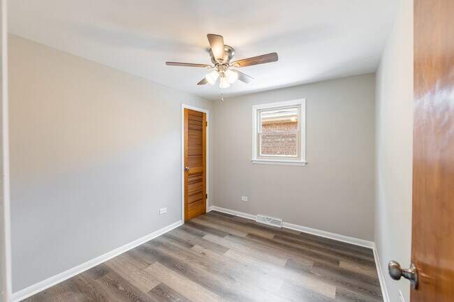 Building Photo - 8533 Massasoit Ave
