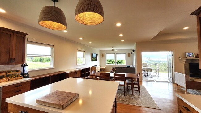 Building Photo - Romancini