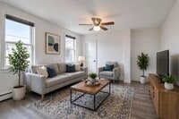 Building Photo - 13 E 17th St