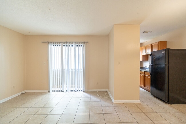 Building Photo - 836 Richmond St