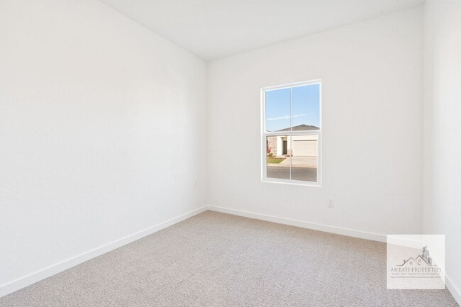 Building Photo - Brand New home in Clovis Unified School District with Solar!