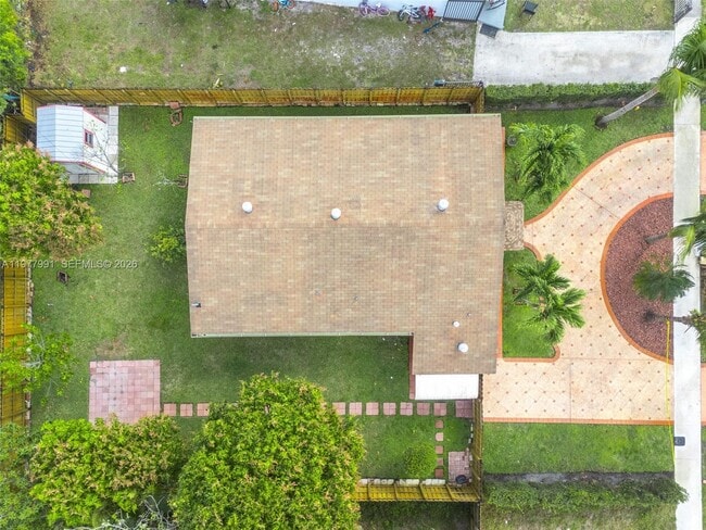 Building Photo - 6863 SW 21st St