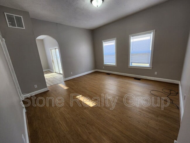 Building Photo - 1217 S 17th St