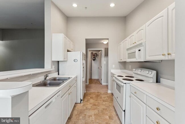 Building Photo - 7524 Snowpea Ct