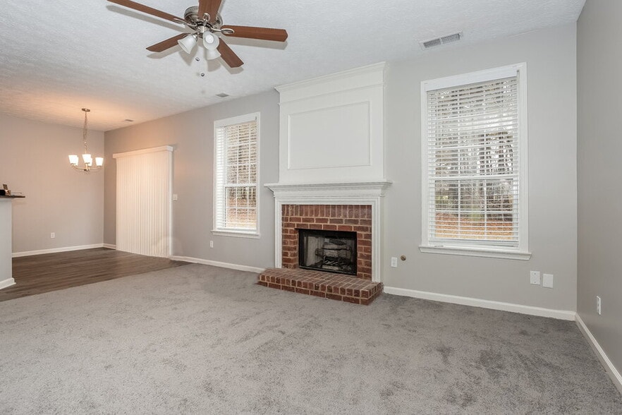 Building Photo - 3620 Liberty Ln SW