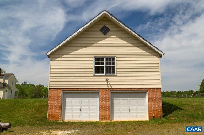 Building Photo - 1522 Oak Hill Ln