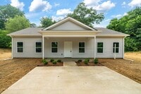 Building Photo - So Much Space in Hueytown – Beautifully Renovated & Move-In Ready!