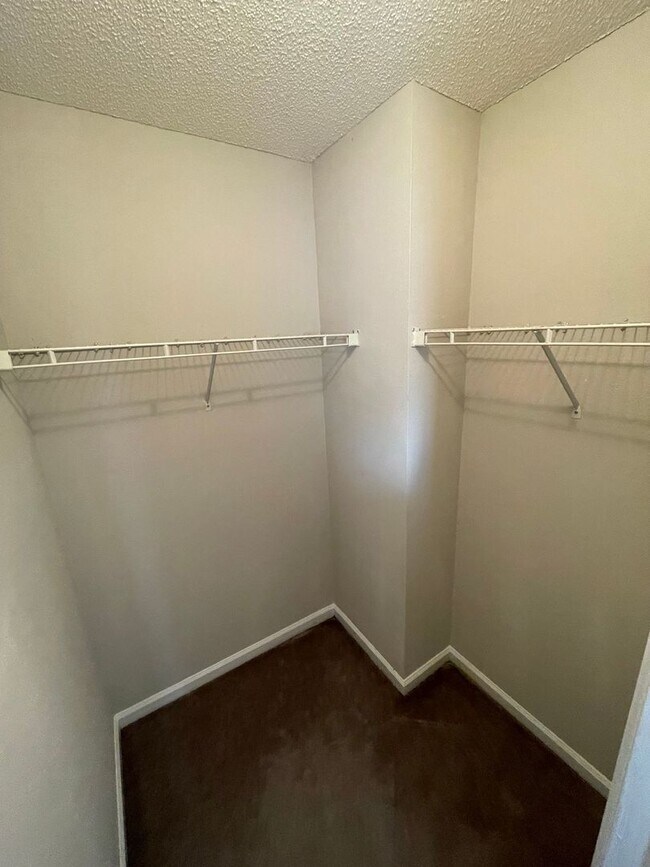 Building Photo - PRE-LEASING FOR AUGUST 7 2026!