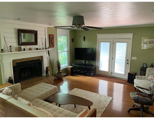 Building Photo - 2406 Spaulding Cir