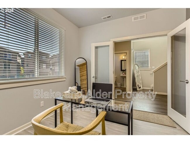 Building Photo - 12357 SE Goali Ct