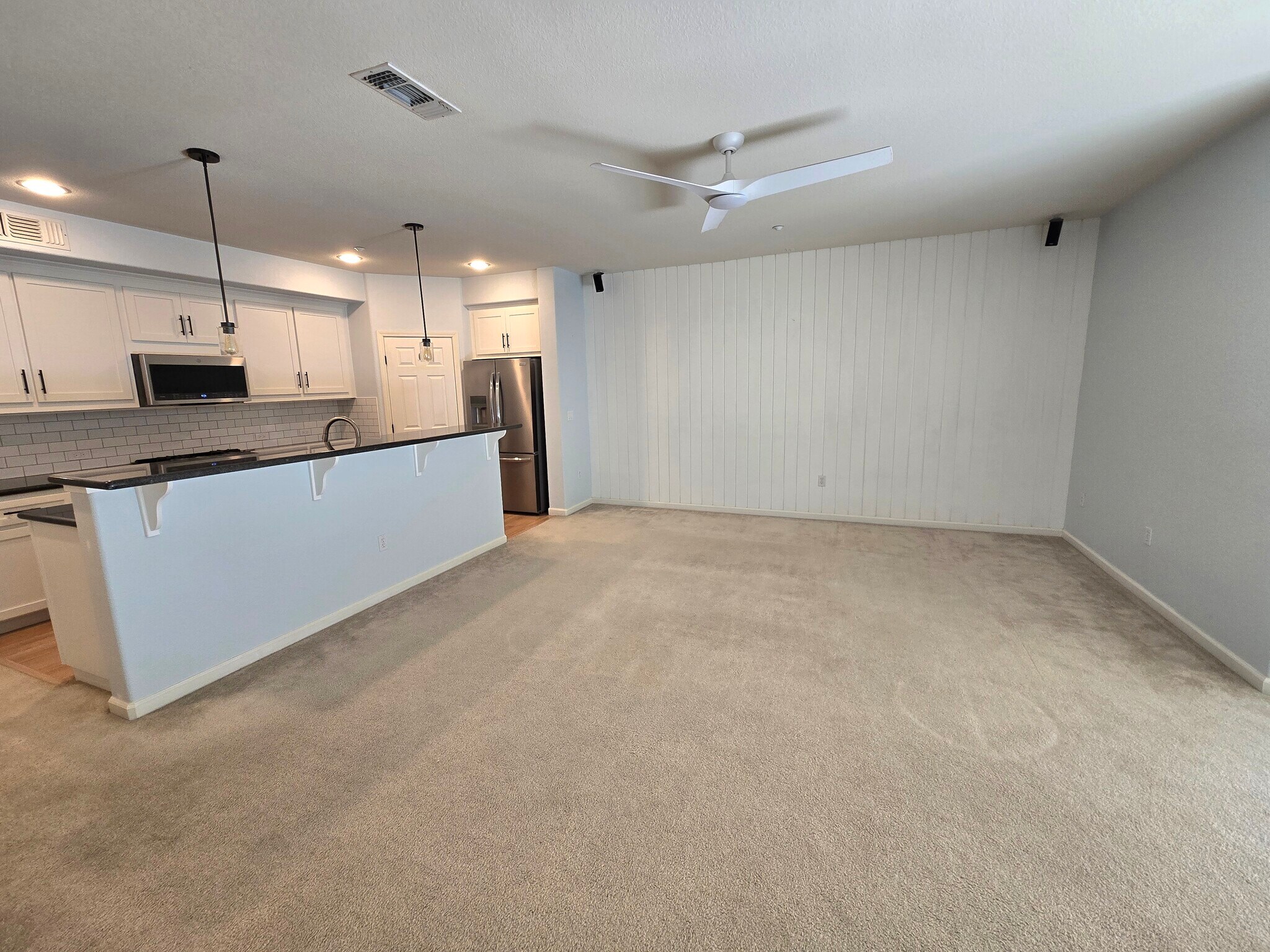 Building Photo - 4353 Fitzwilliam St