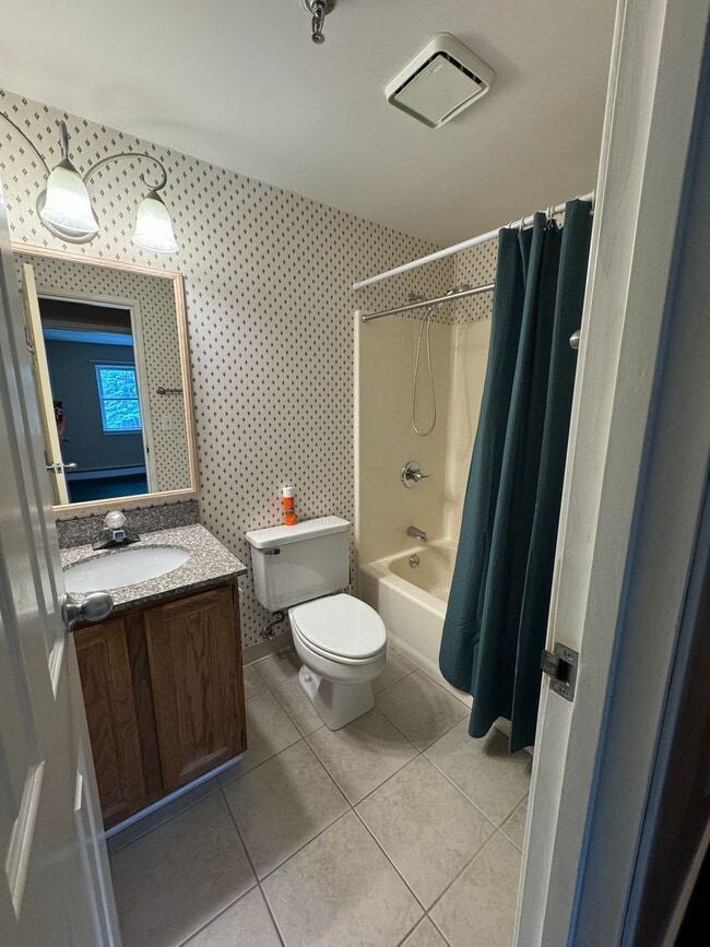 Building Photo - Spacious 3-Bedroom 3 Bath Condo on Ascutney Mountain – Nature at Your Doorstep