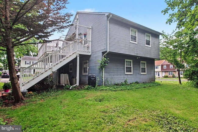 Building Photo - 831 Jackson St