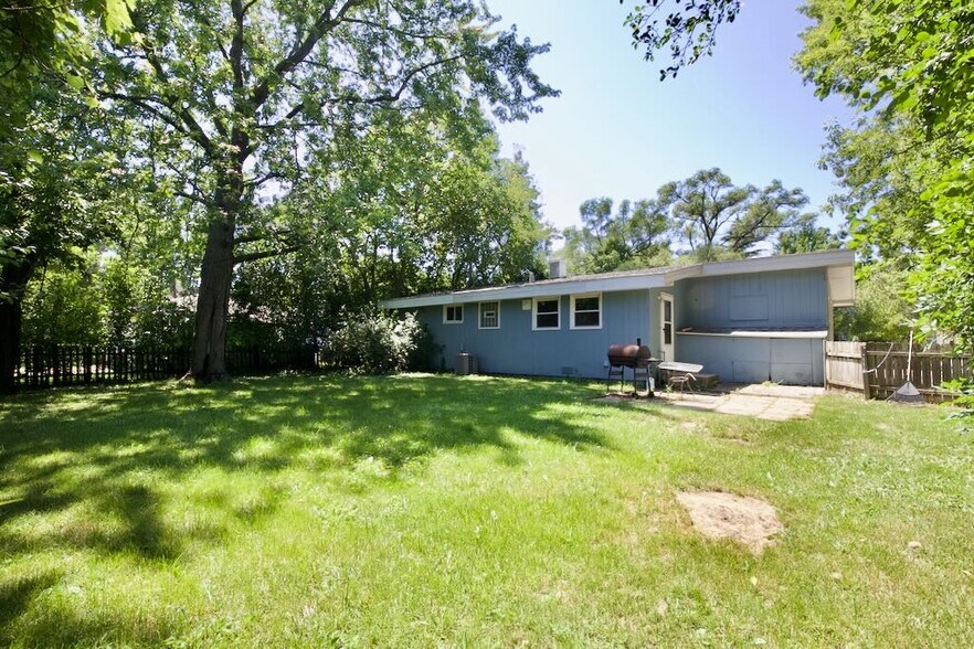 Building Photo - 1227 Wood Ave