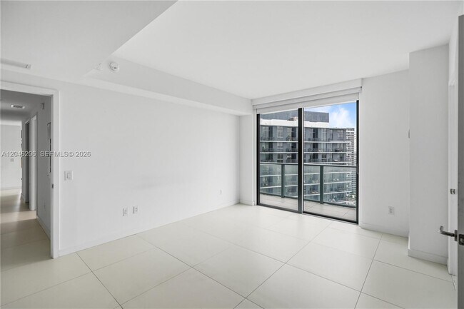 Building Photo - 501 NE 31st St
