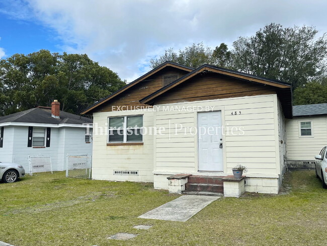 Building Photo - 485 E 44th St