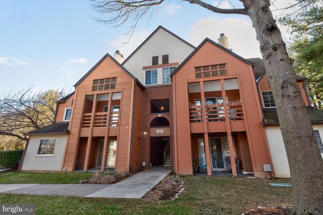 Building Photo - 4950 Columbia Rd