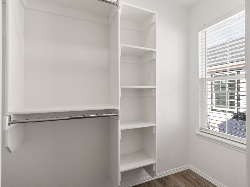 Building Photo - 957 S Amarillo Ave