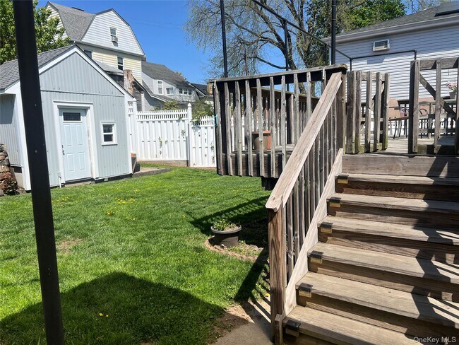 Building Photo - 65 Tower Pl