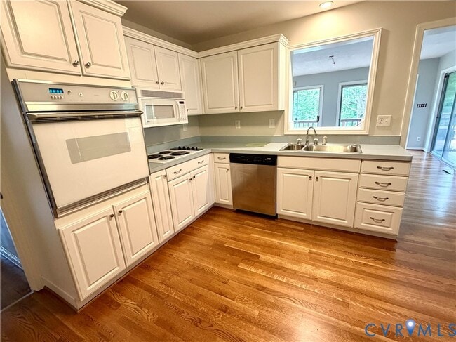 Building Photo - 11402 Creekside Dr